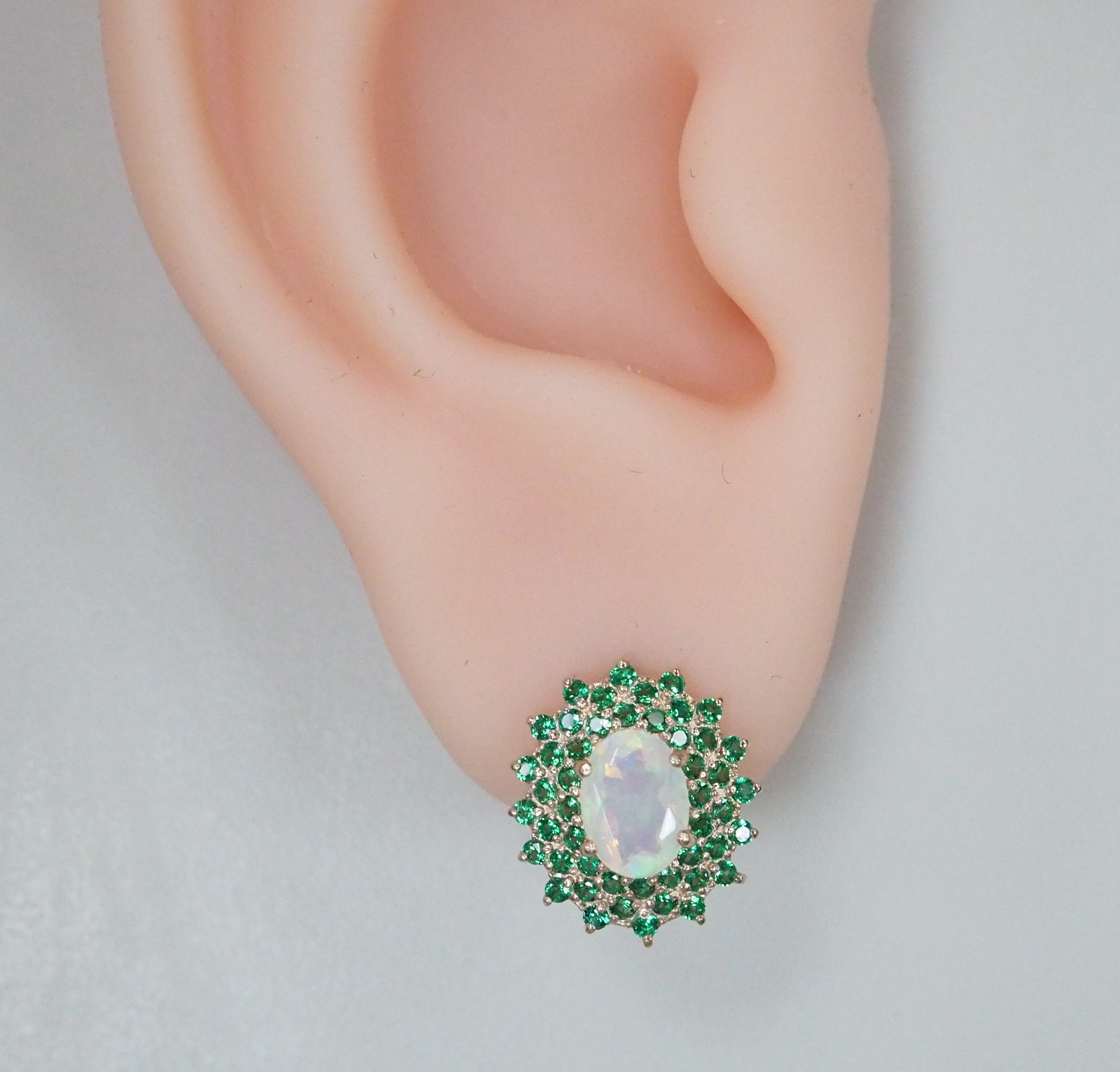 Серебряные серьги с опалами